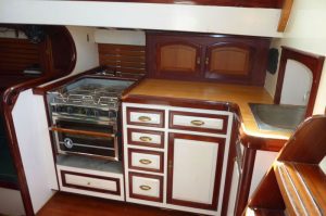 Apollonia Galley table